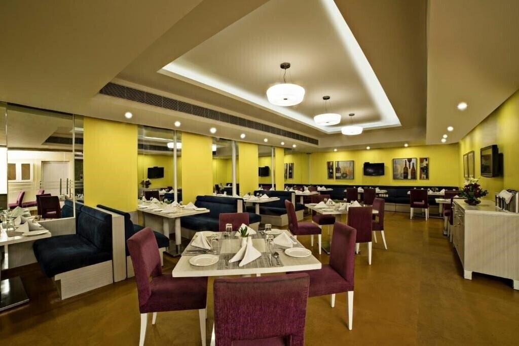 Fotografie Sarovar Portico Naraina 4*