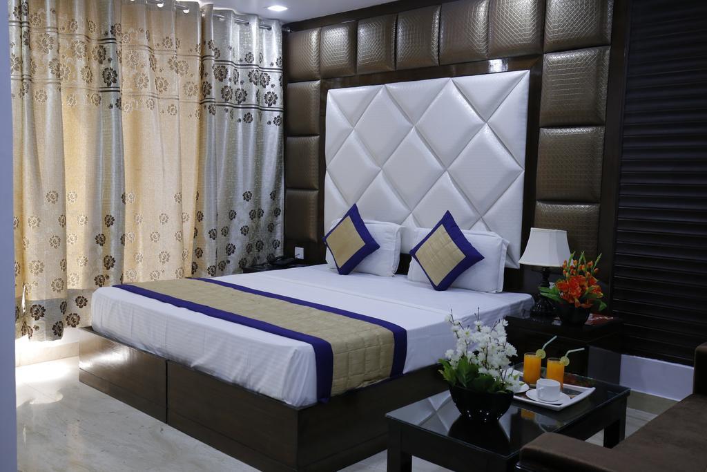 Отель Delhi Pride 2*