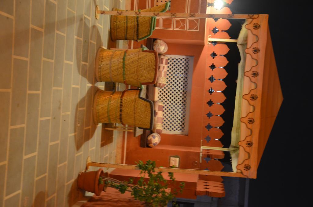 Imaginea Hotel Laxmi Niwas 2*