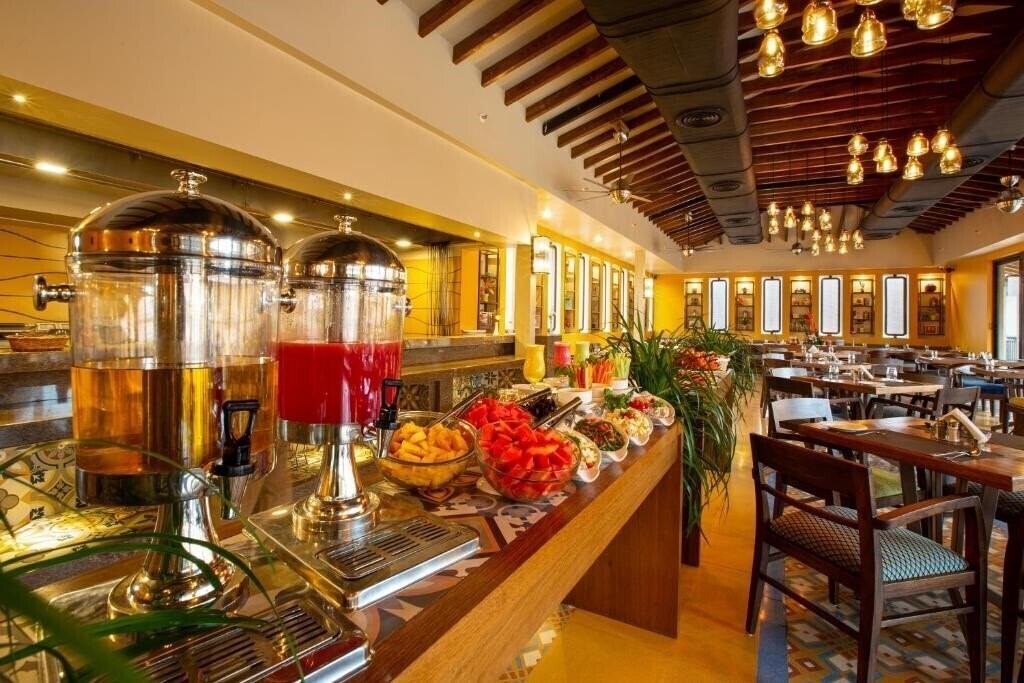 Imaginea Marquis Beach Resort 3*