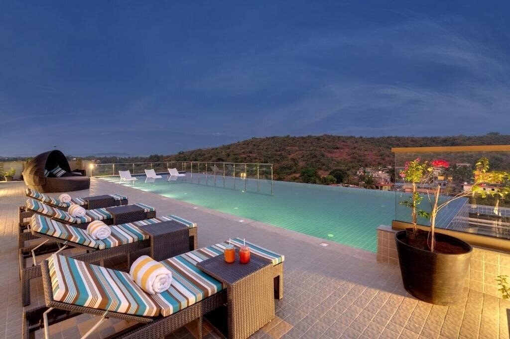 Hotel The Fern Habitat Candolim Goa 4*