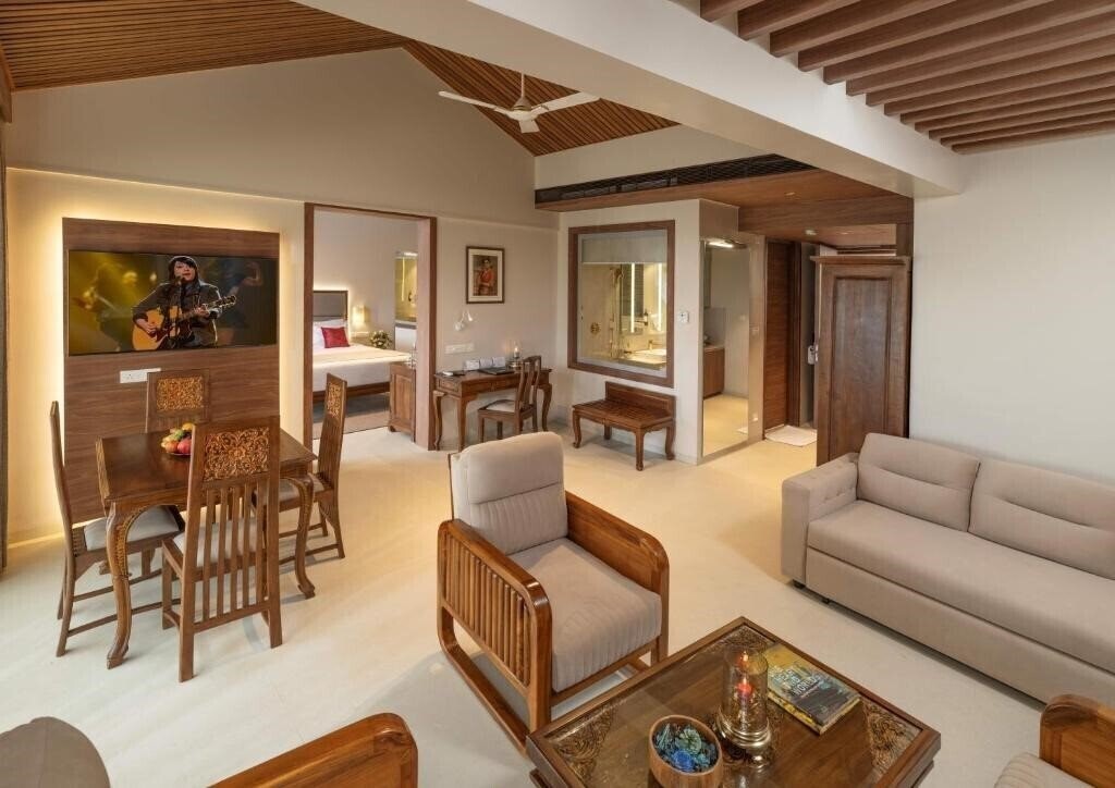 Imaginea Uday Suites 3*