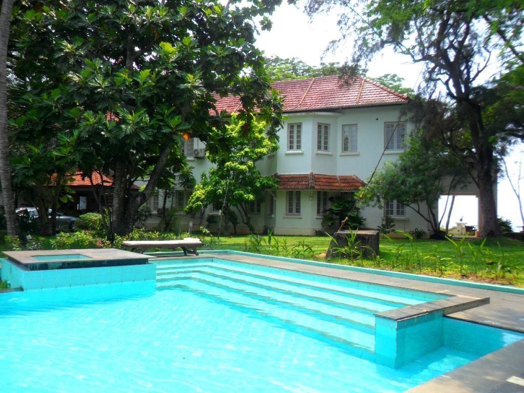 Imaginea Old Lighthouse Bristow Hotel 3*