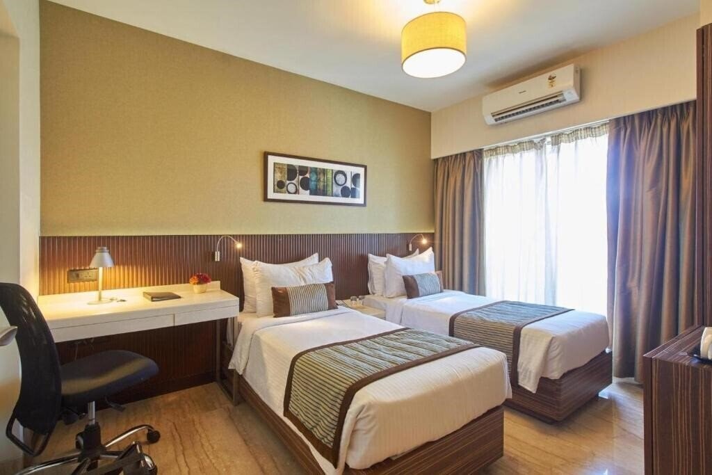 Hotel Residency Sarovar Portico 3*