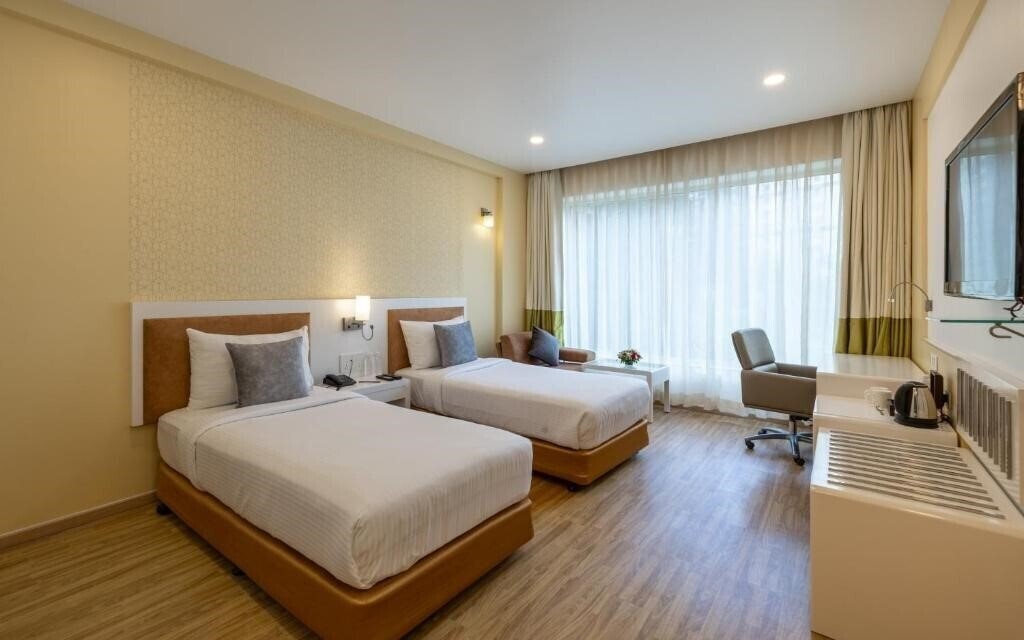 Fotografii Kohinoor Elite 3*