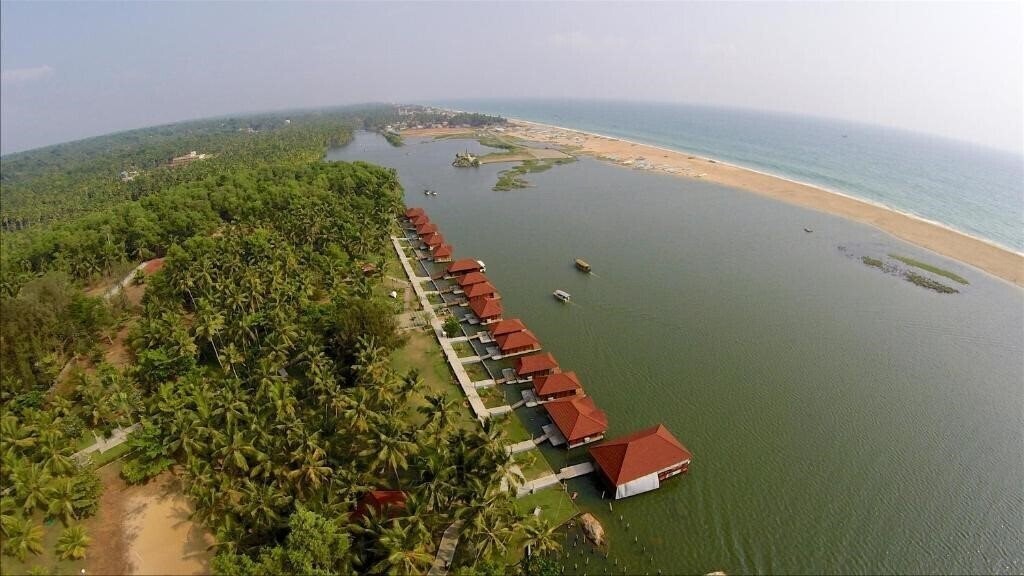 Отель Poovar Island Resort 4*