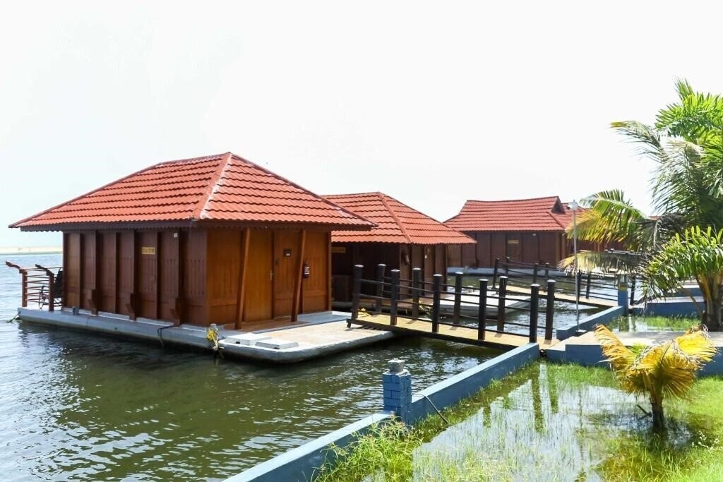 Картинка Poovar Island Resort 4*