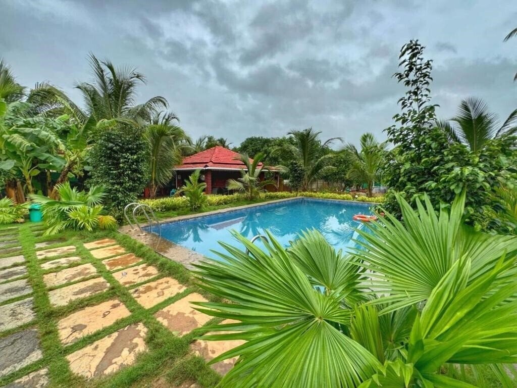 Hotel White Truffle Resort 2*