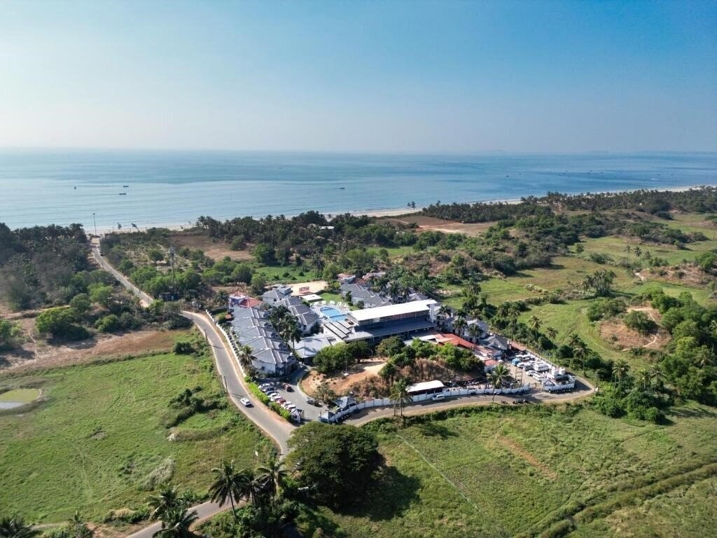 Hotel Baywatch Resort 4*
