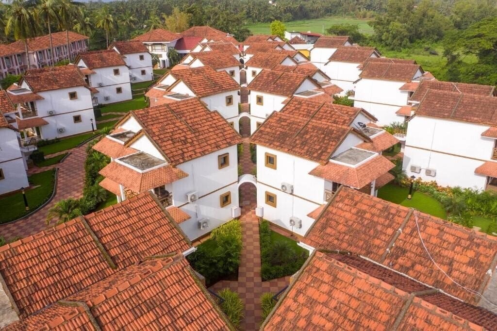 Imaginea Nanu Resort (ex. Nanu Beach Resort) 4*