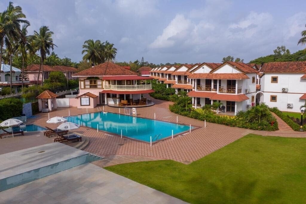 Imaginea Nanu Resort (ex. Nanu Beach Resort) 4*