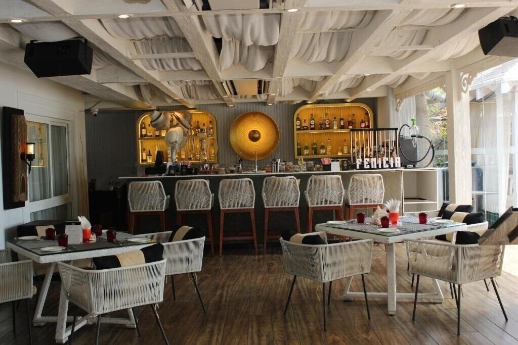 Imaginea Mayfair Hideaway Spa Resort 4*