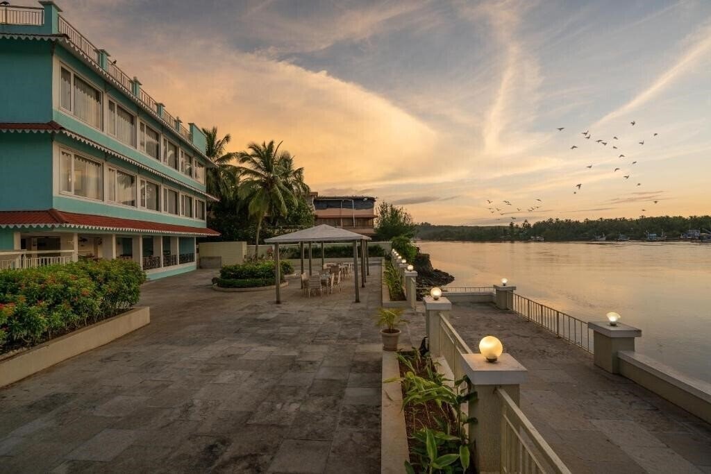 Отель Dempo River Sal 3*