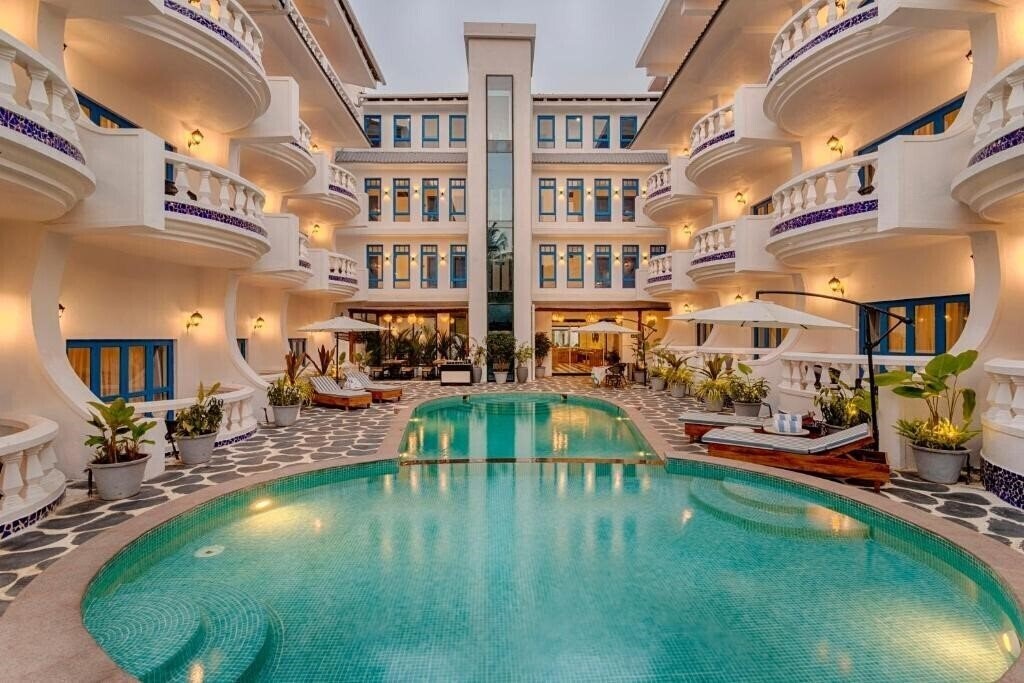 Hotel Azalea By Stone Wood 3*
