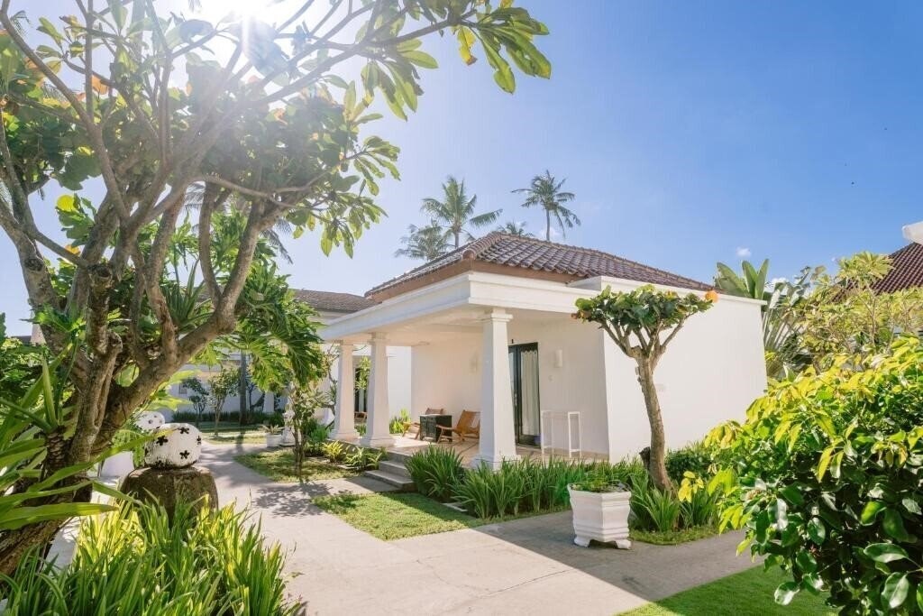 Imaginea Legong Keraton Beach Hotel 3*