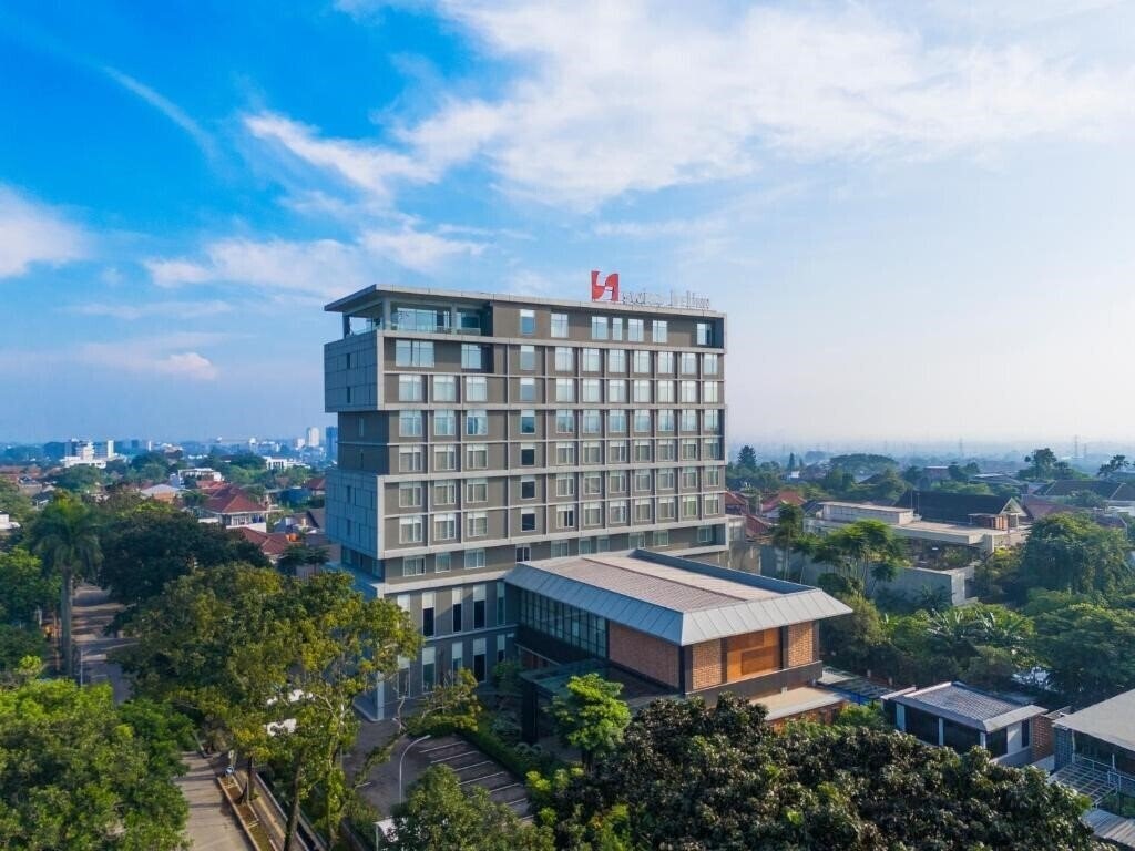 Отель Swiss-Belinn Bogor 4*
