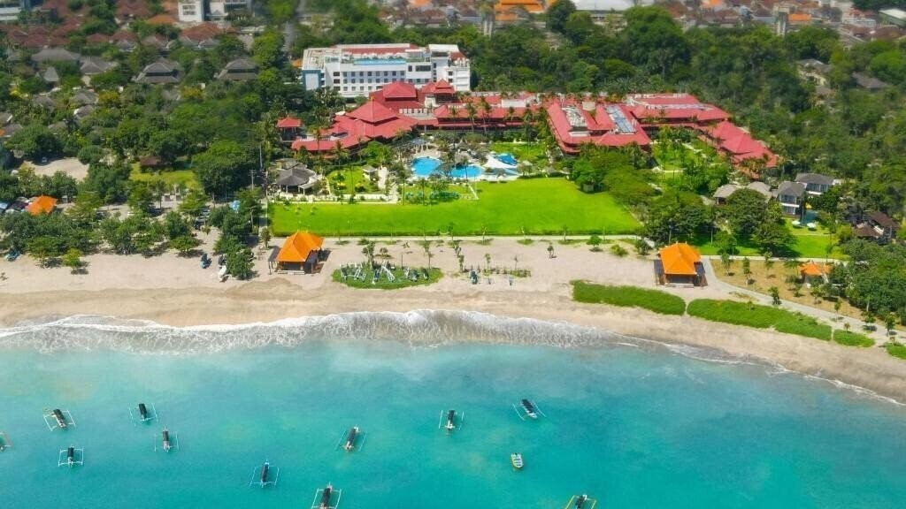Hotel Holiday Inn Resort Baruna Bali 4*