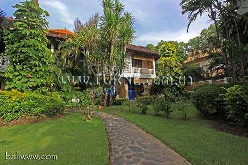 Отель Maharta Beach Resort 3*