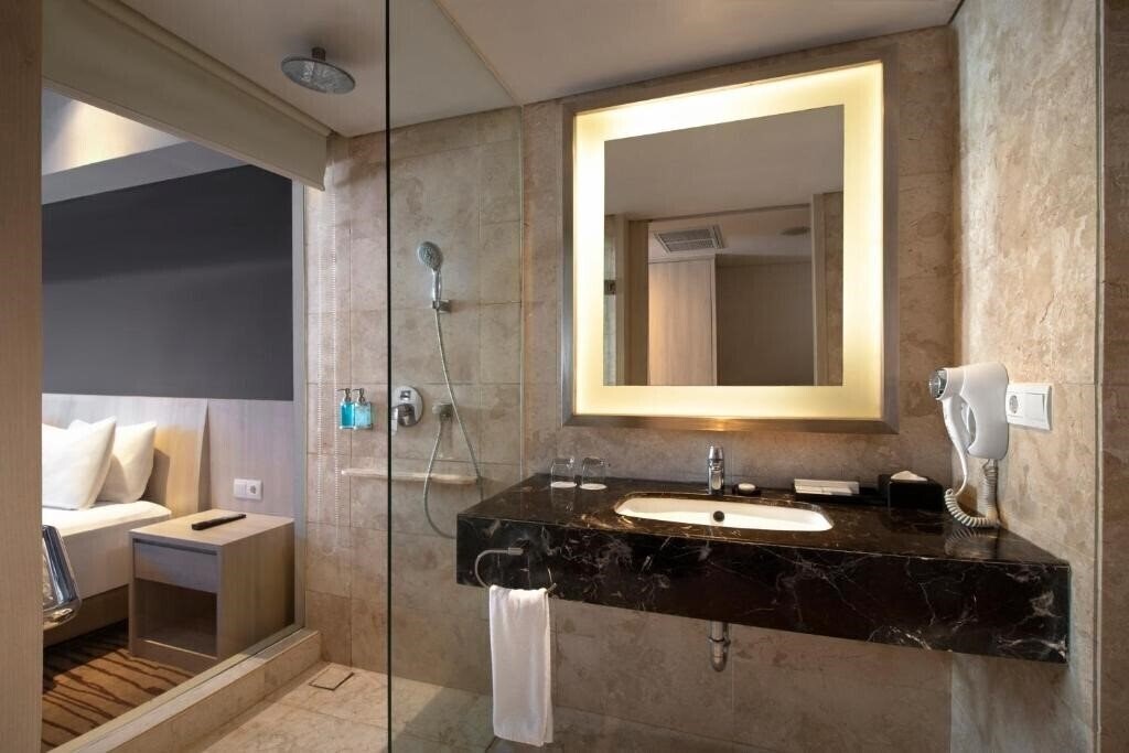 Imaginea H Sovereign Bali 4*