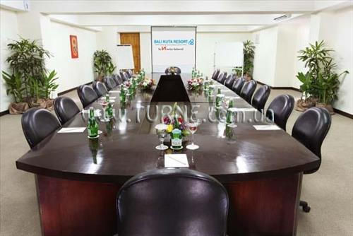 Отель Swiss Belhotel Bali Kuta Resort 4*