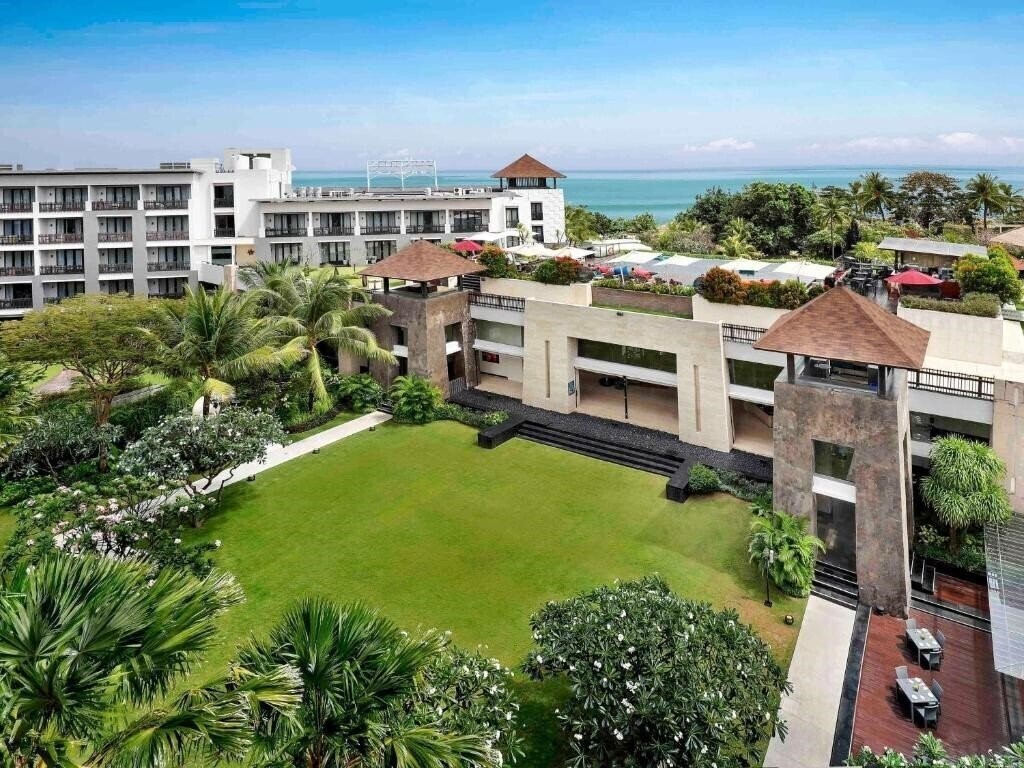 Hotel Pullman Bali Legian Beach 5*