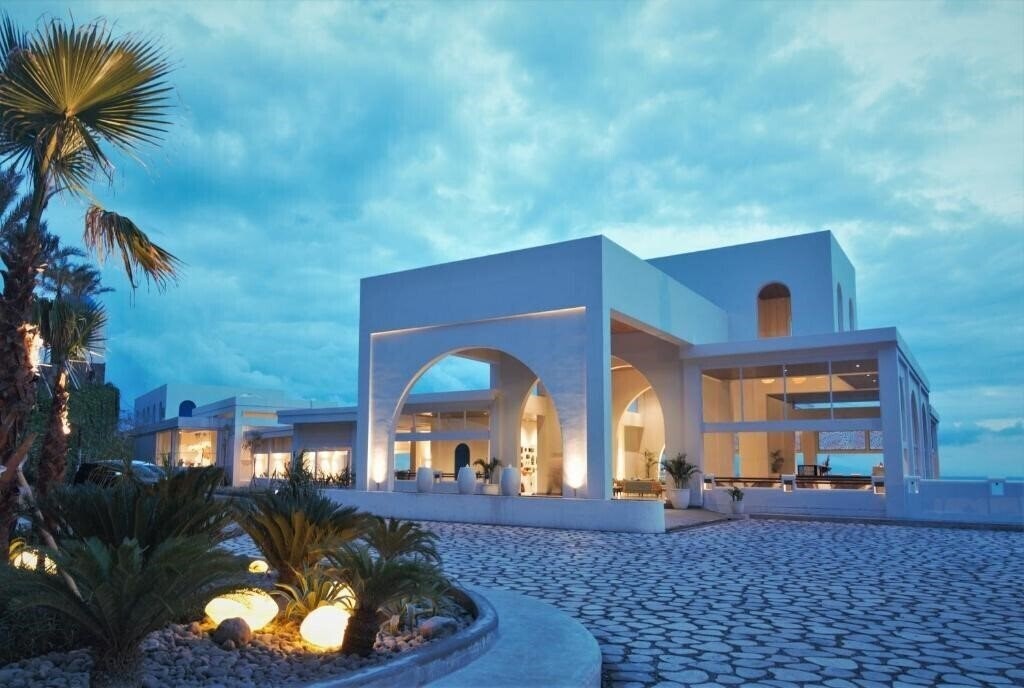 Imaginea Royal Avila Boutique Resort 5*