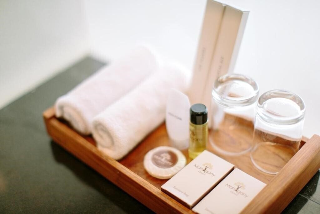 Fotografii Mahogany 3*