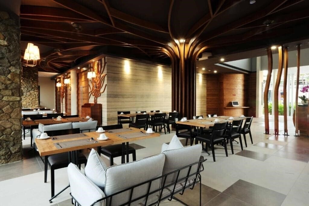 Fotografie Mahogany 3*