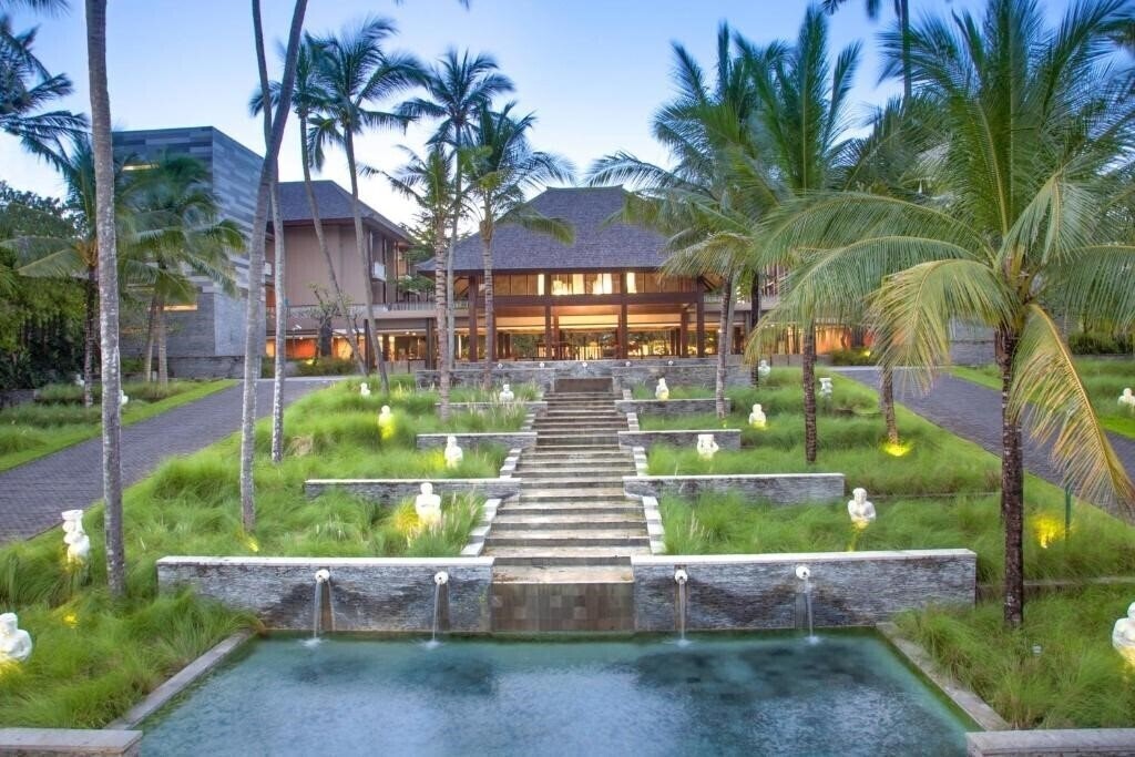 Отель Courtyard Bali Nusa Dua 5*