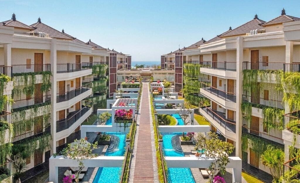 Отель Mantra Nusa Dua 4*