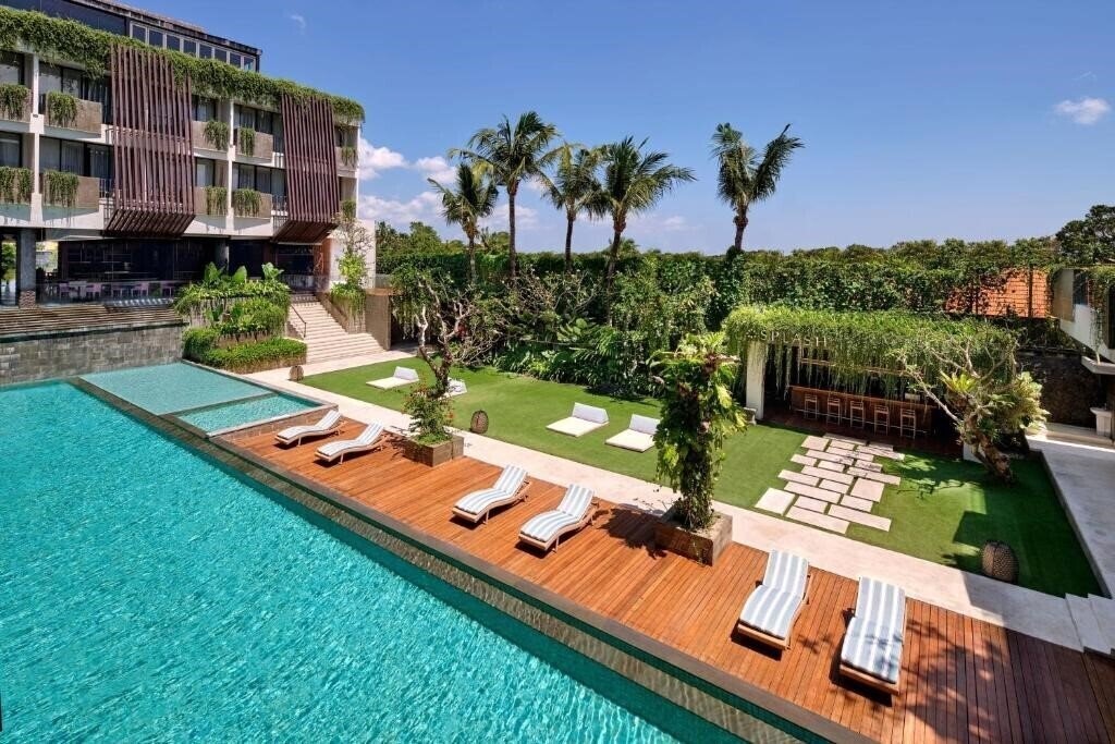 Отель Vasanti Seminyak Resort 4*
