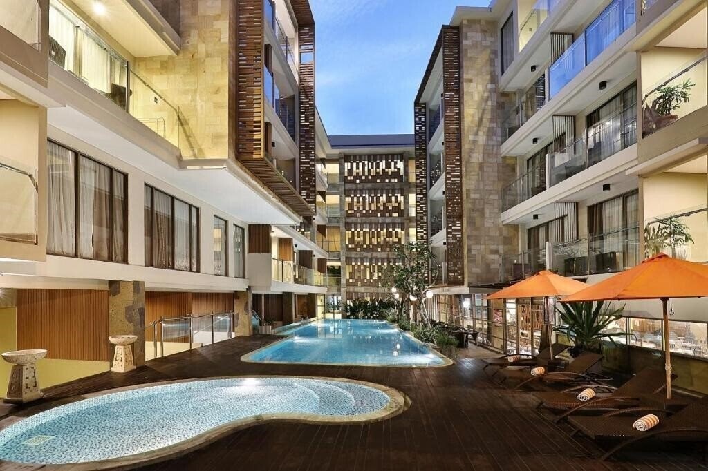 Hotel The Harper Hotel Kuta 4*