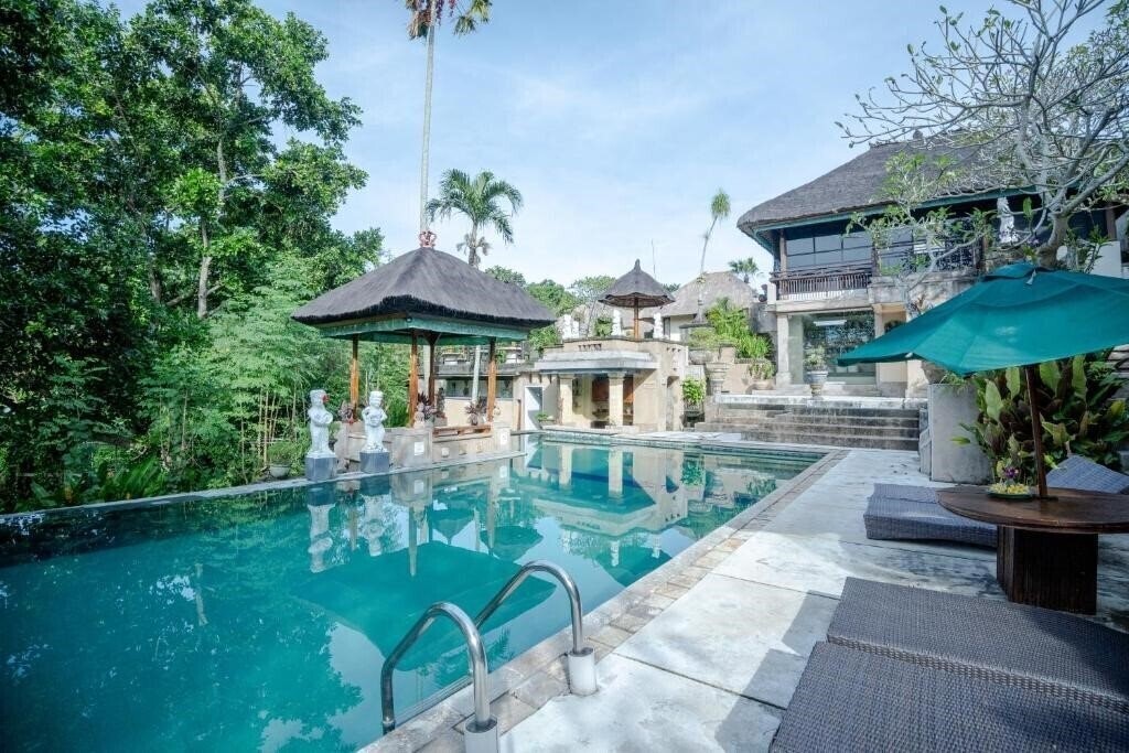 Fotografii Alam Puri Art Museum & Resort 4*