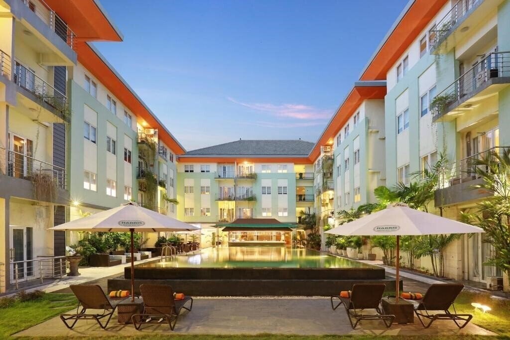 Картинка Harris Hotel & Residences Riverview Kuta 4*