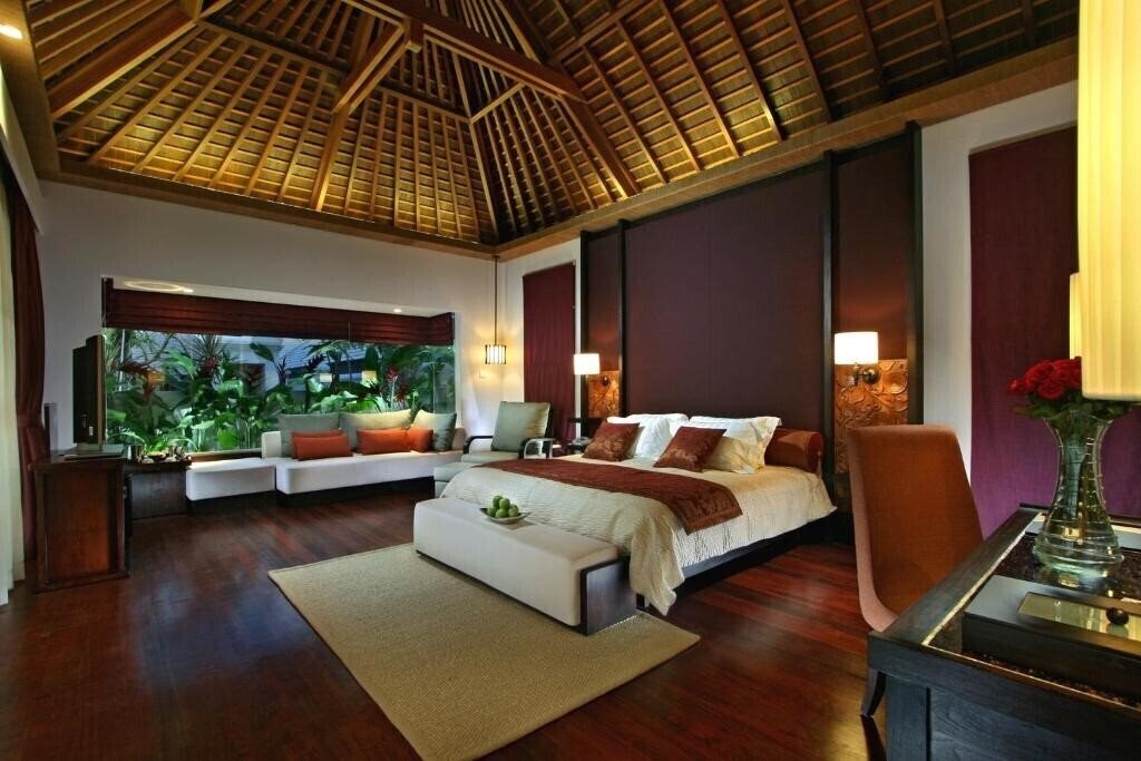 Фотография Royal Santrian Luxury Villas 4*