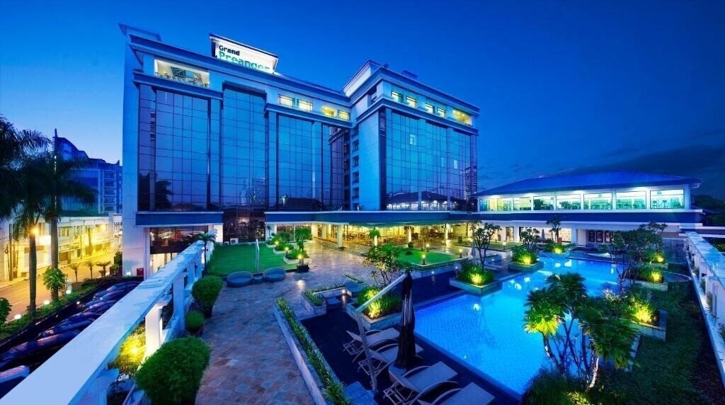 Отель Grand Preanger Bandung 5*
