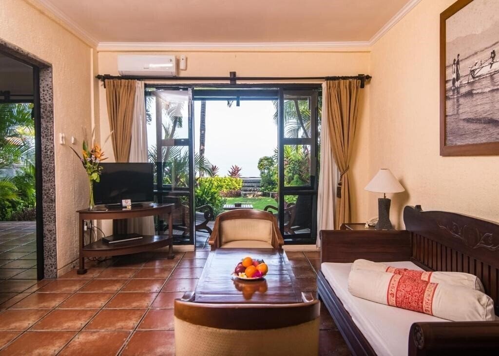 Imaginea Nugraha Lovina Seaview Resort & SPA 3*