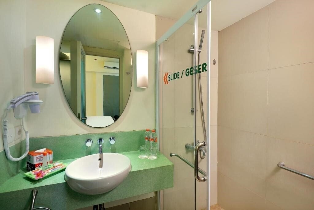 Imaginea Harris Hotel & Residences Sunset Road 4*