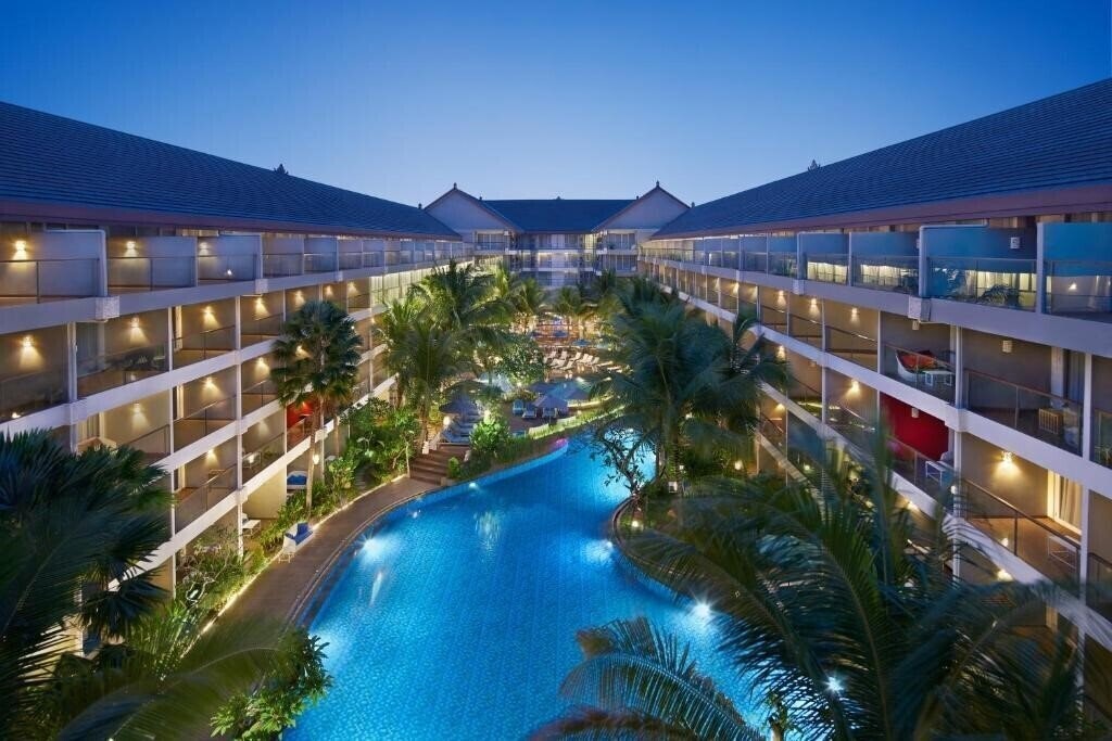 Hotel Ramada Encore Bali Seminyak 4*