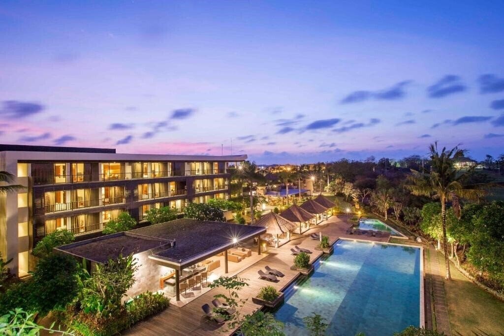 Hotel Le Grande Bali Uluwatu 4*