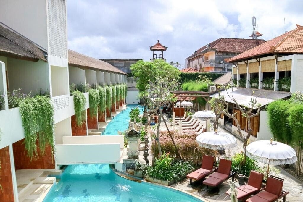 Отель Kuta Lagoon Resort & Pool Villas 3*