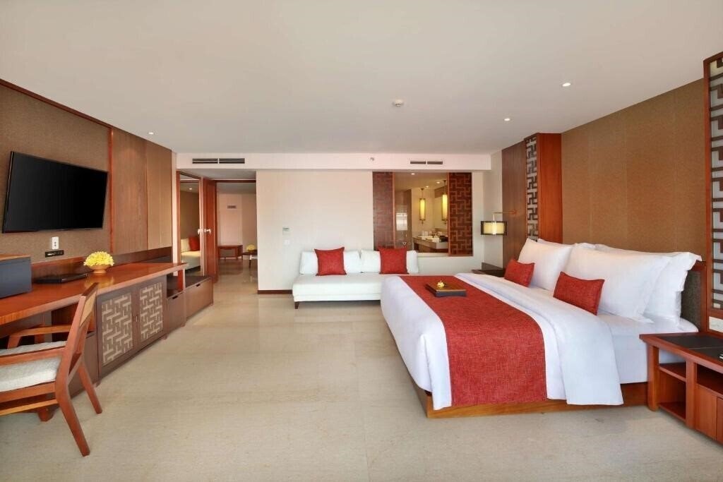 Imaginea The Bandha Hotel & Suites 5*