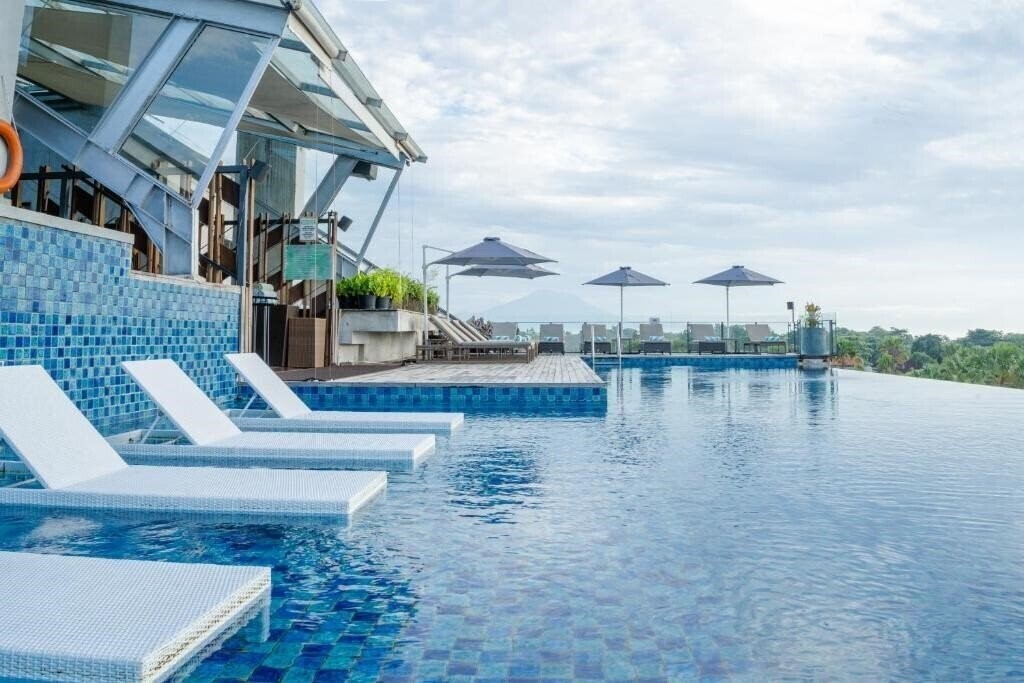 Hotel Artotel Sanur 4*