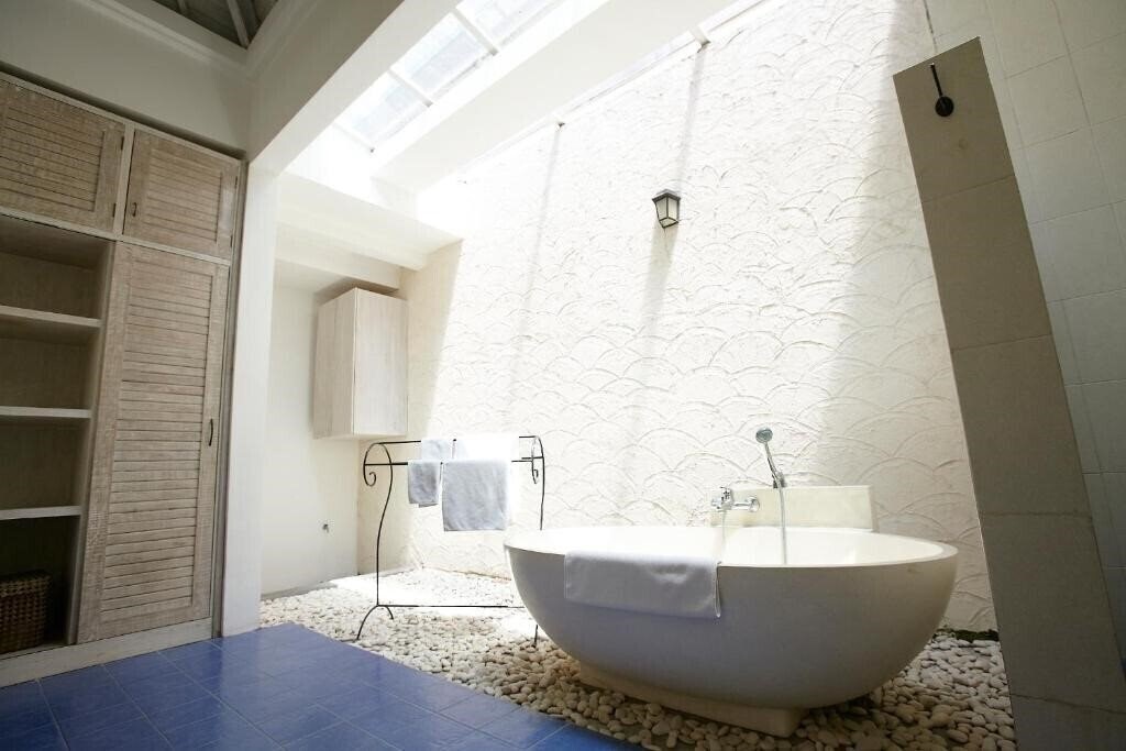 Hotel Artemis Villa 4*