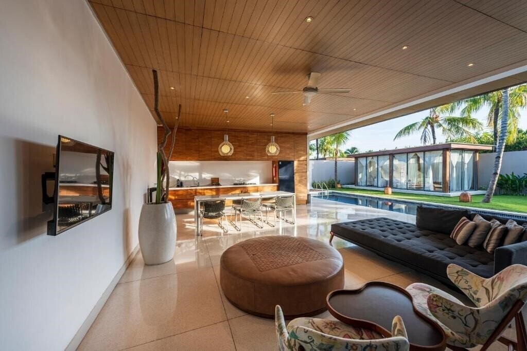 Imaginea One Eleven Villas 5*