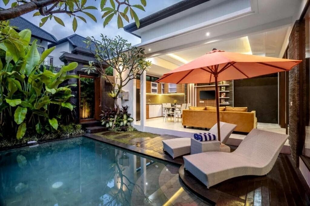 Imaginea Puri Keraton Seminyak 5*