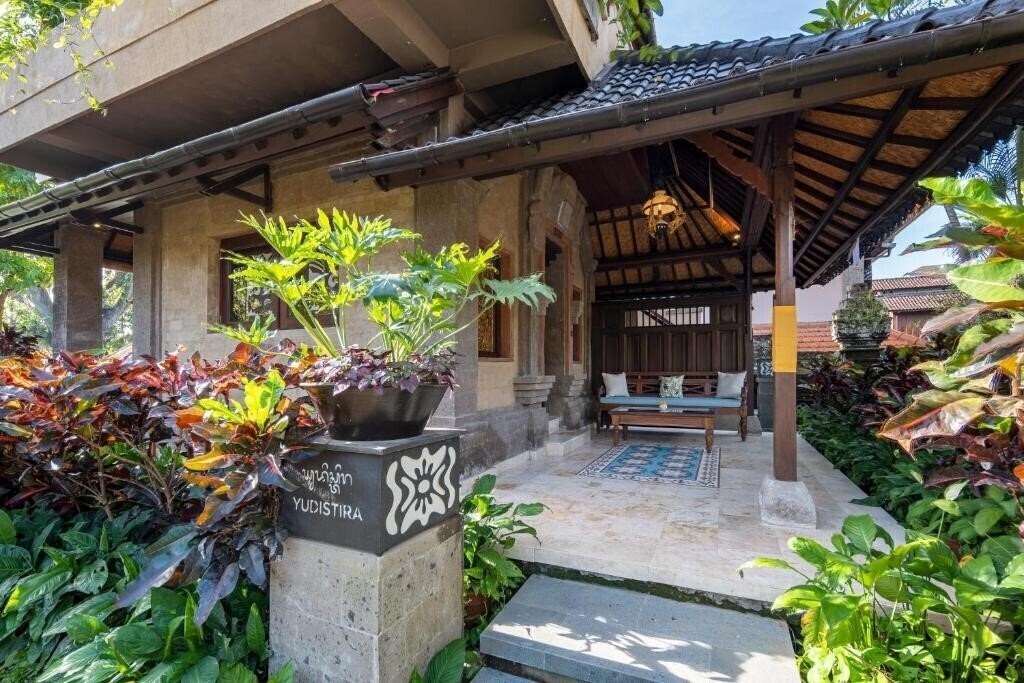 Hotel Puri Saraswati Dijiwa Ubud 4*