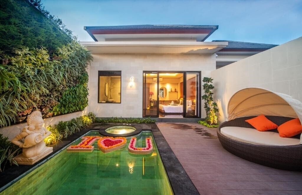 Фото Gaing Mas Jimbaran Villas by Gaing Mas Group 4*