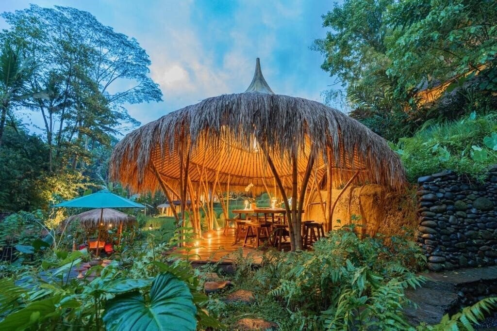 Imaginea Bambu Indah Resort 5*