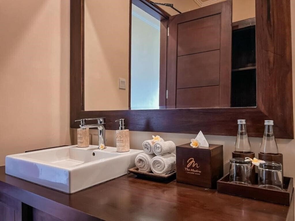 Imaginea The Mudru Resort Ubud 4*